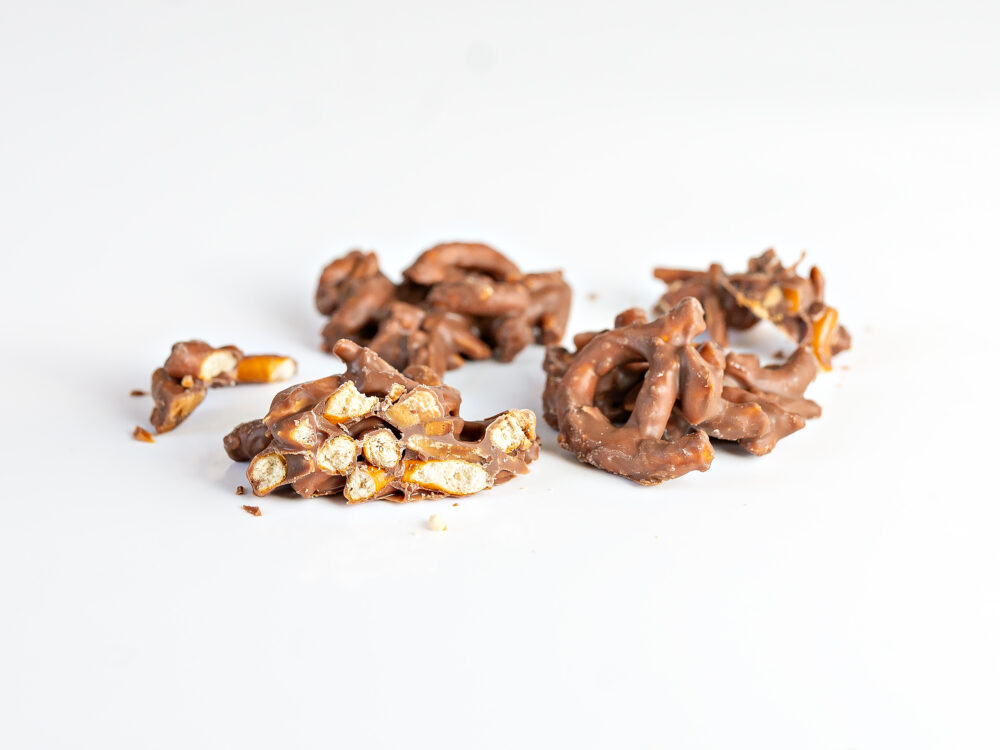 בייגלה ושקדיים קלויים בשוקולד חלב